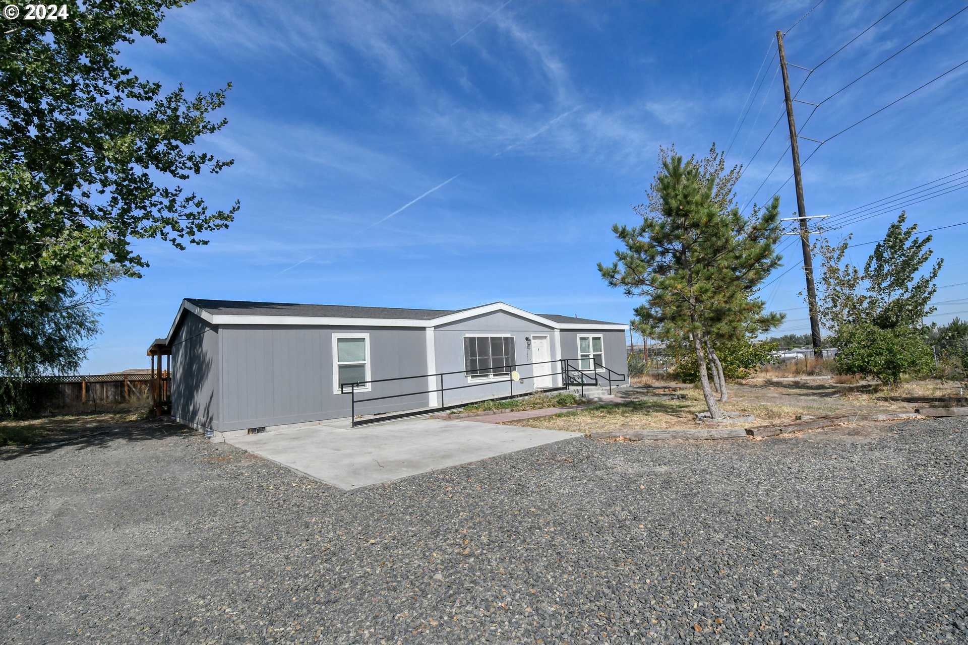 photo 3: 81674 LIND RD, Hermiston OR 97838