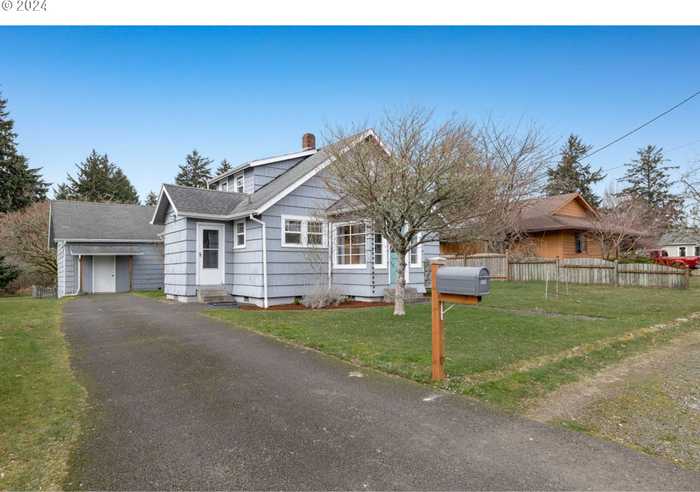 photo 2: 815 SW CEDAR AVE, Warrenton OR 97146