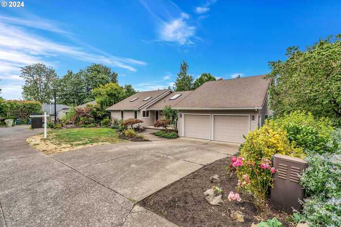 photo 2: 705 NW 87TH TER, Portland OR 97229