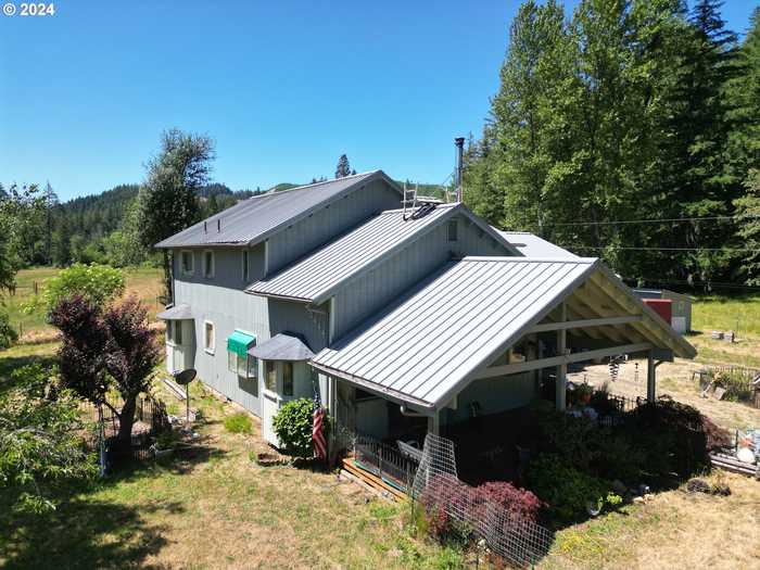 photo 1: 16444 NONPAREIL RD, Sutherlin OR 97479