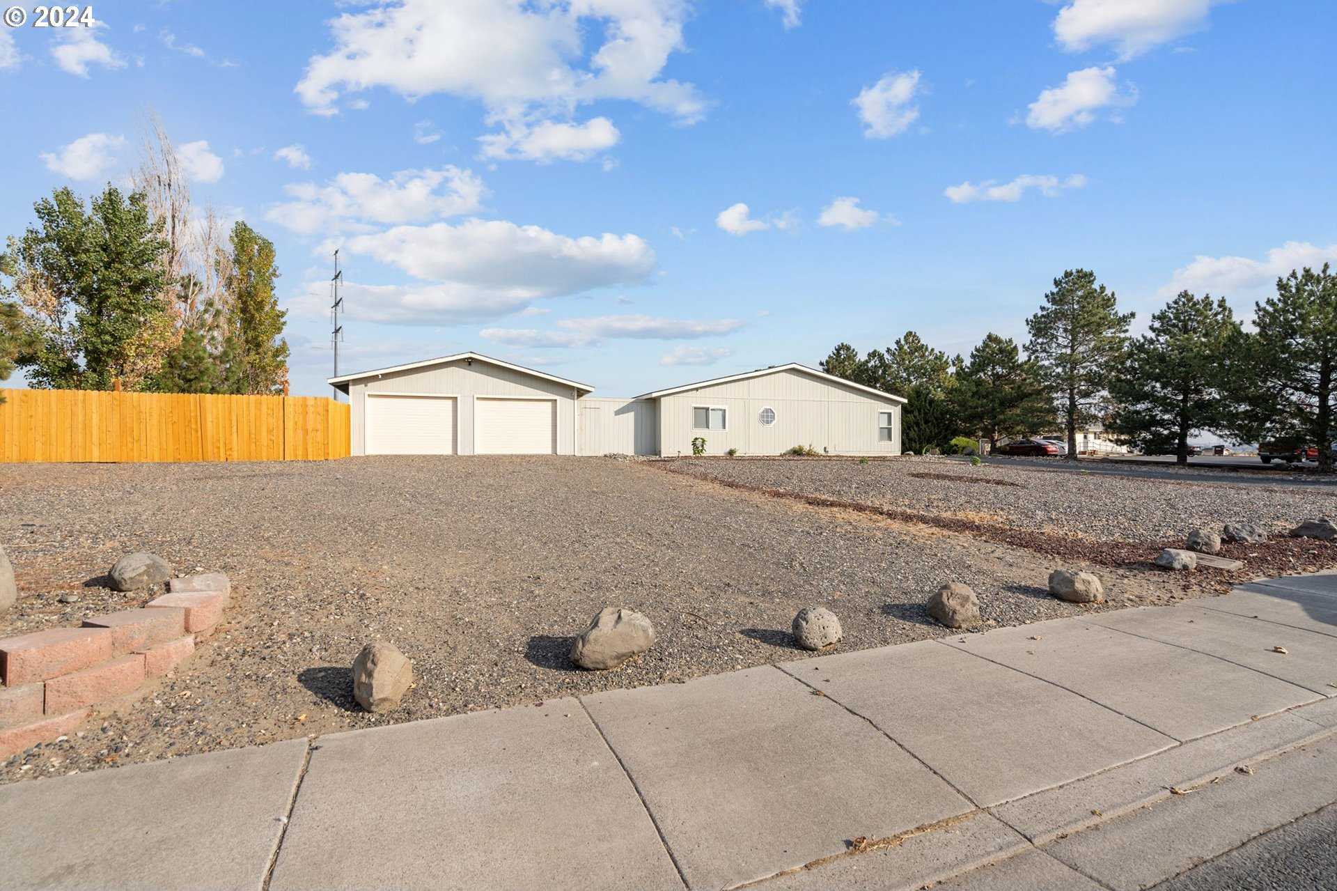 photo 3: 433 PINE TREE AVE, Umatilla OR 97882