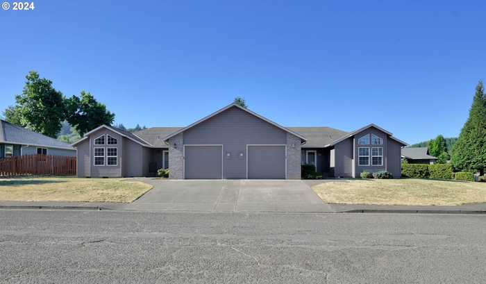 photo 1: 2945/2925 KALMIA CT, Sweet Home OR 97386