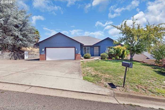 photo 33: 4793 MELODY LN, Roseburg OR 97471