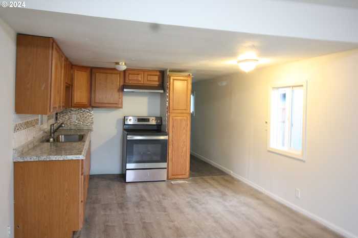 photo 2: 4155 LANCASTER DR NE Unit 52, Salem OR 97305