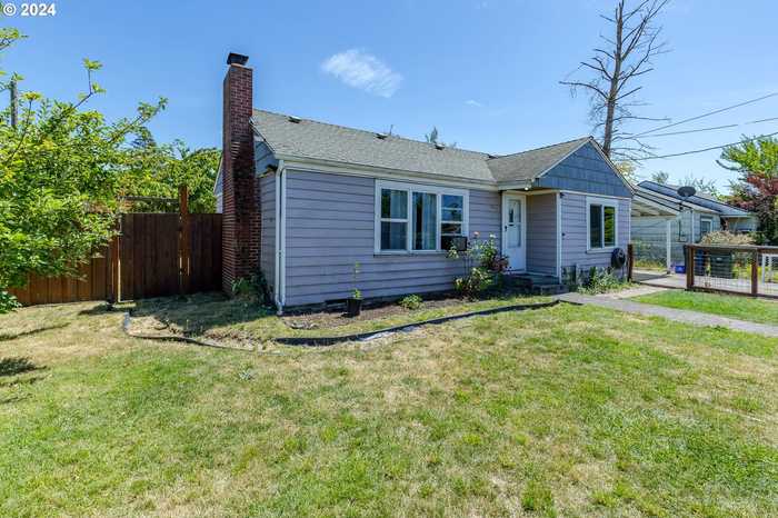 photo 2: 447 19TH ST, Springfield OR 97477