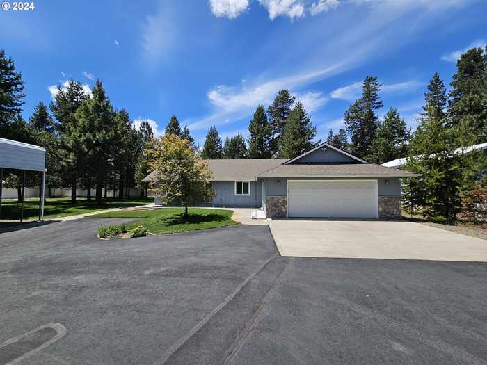 photo 2: 52535 DEER FIELD DR, La Pine OR 97739