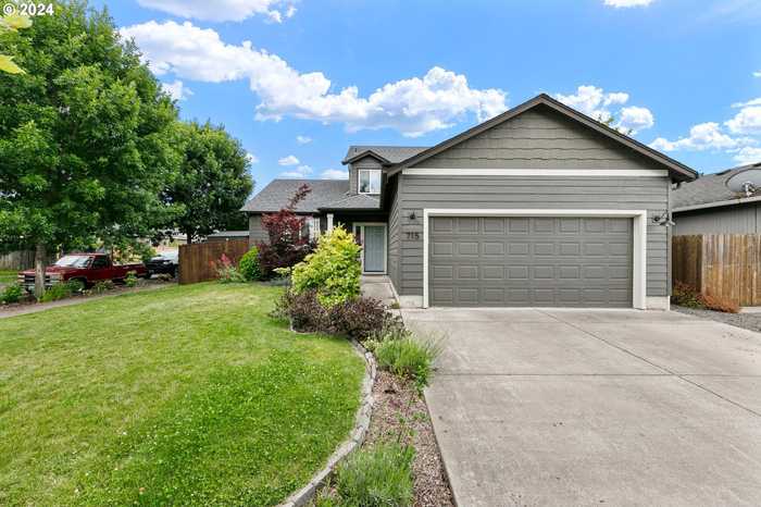 photo 2: 715 ROSSMORE ST, Eugene OR 97404