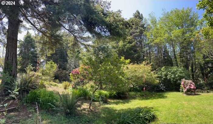 photo 1: 9151 NW Kinglet ST, Seal Rock OR 97376