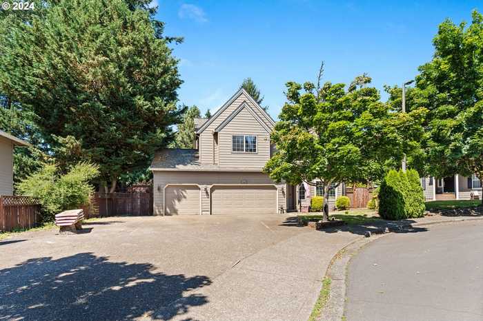 photo 2: 14647 SW PEAK CT, Portland OR 97224