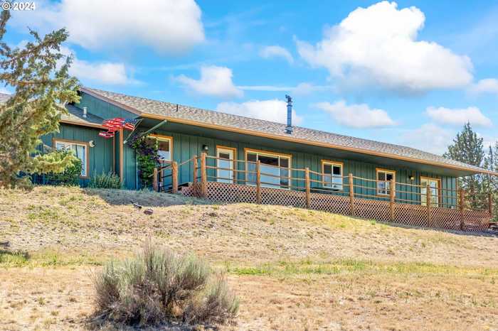 photo 1: 6997 SE SCENIC DR, Prineville OR 97754