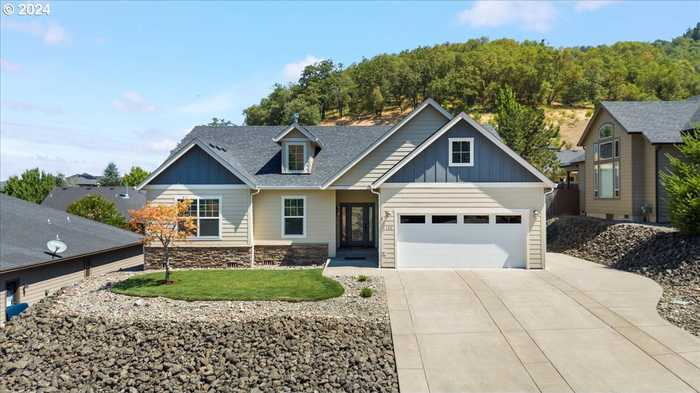 photo 1: 132 OAK VALLEY LOOP, Winchester OR 97495