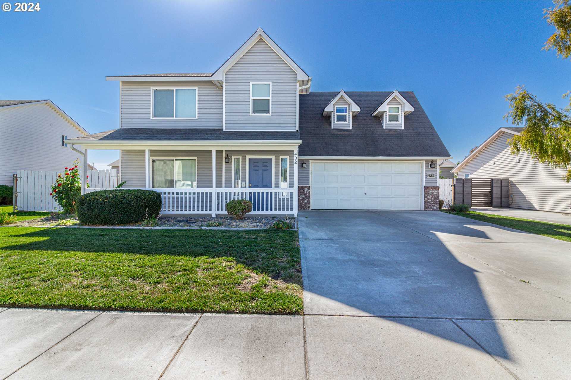 photo 1: 432 E OREGON AVE, Hermiston OR 97838