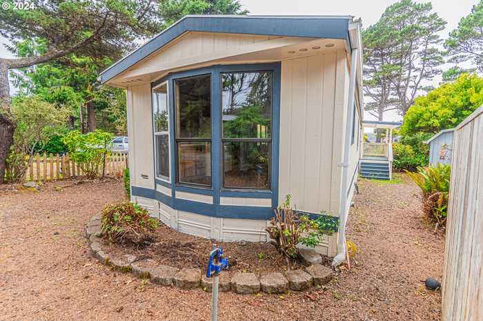 photo 2: 4875 N HIGHWAY 101 Unit 68, Depoe Bay OR 97341