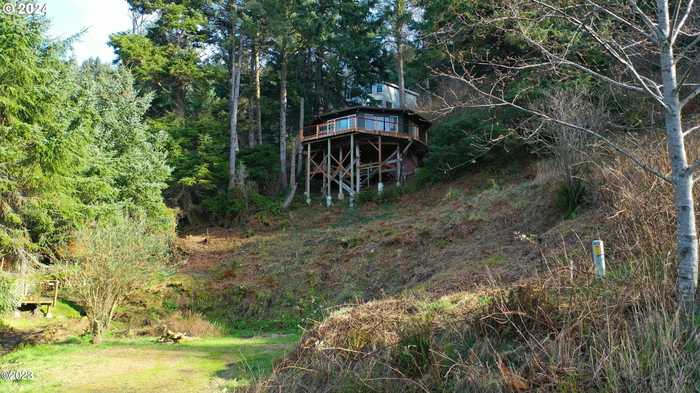 photo 5: 512 OVERLOOK DR, Yachats OR 97498