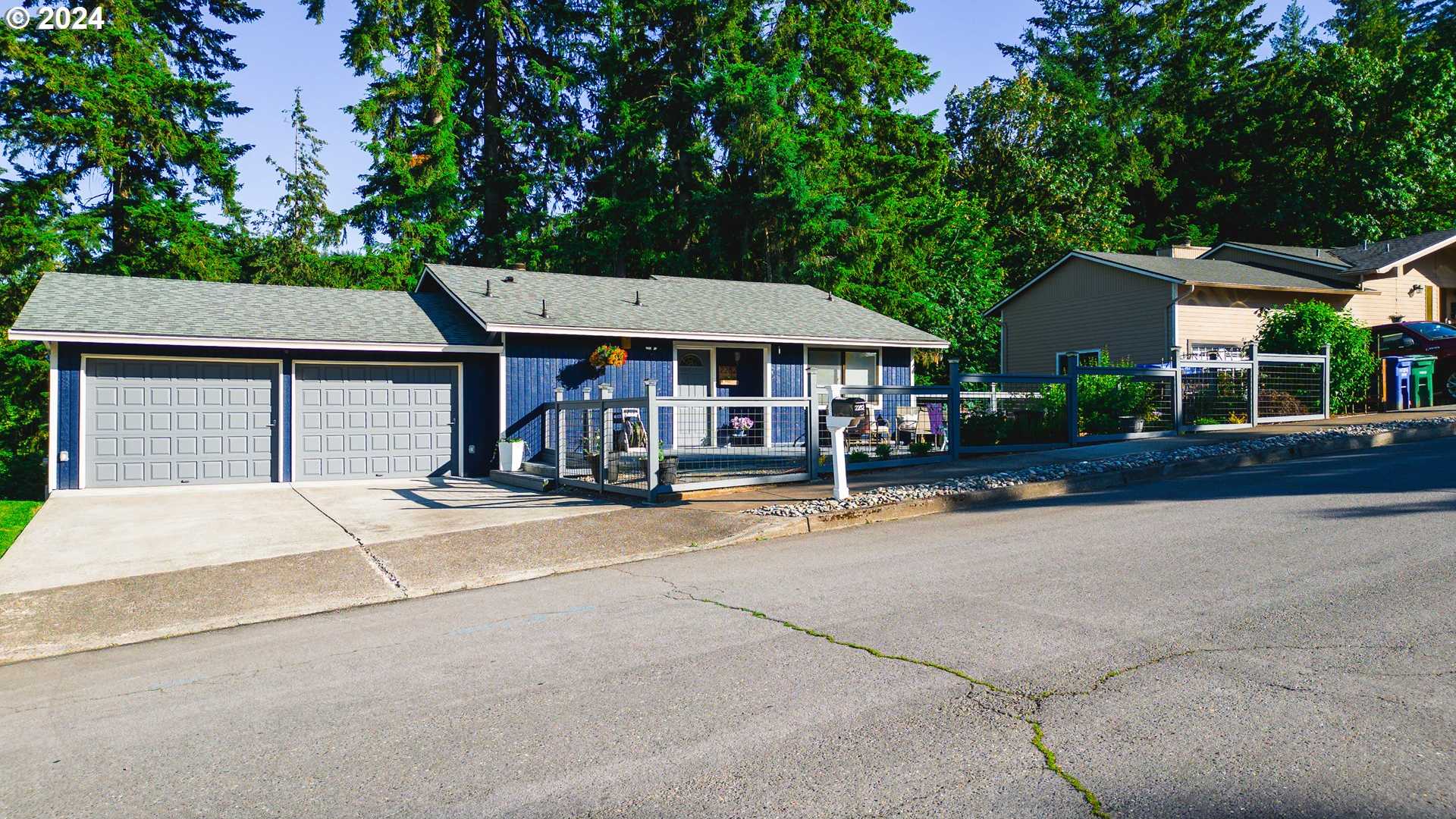 photo 2: 2282 SE MEADOW CT, Gresham OR 97080