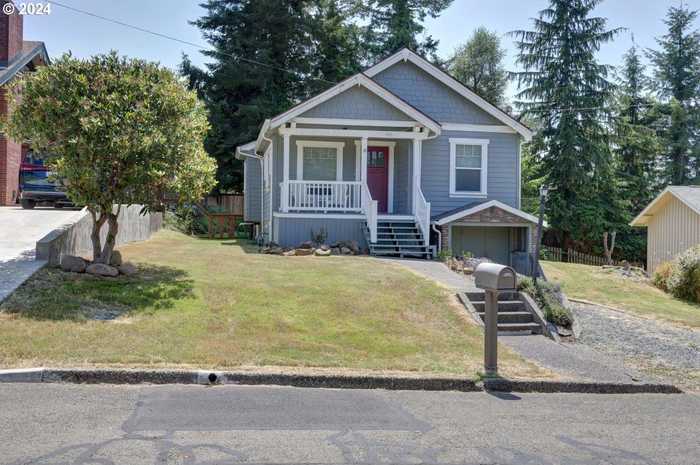 photo 1: 107 KENSINGTON AVE, Astoria OR 97103