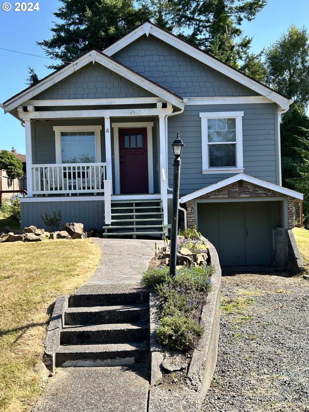 photo 2: 107 KENSINGTON AVE, Astoria OR 97103