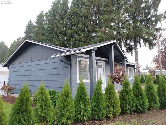 photo 1: 900 ASTOR WAY, Woodburn OR 97071