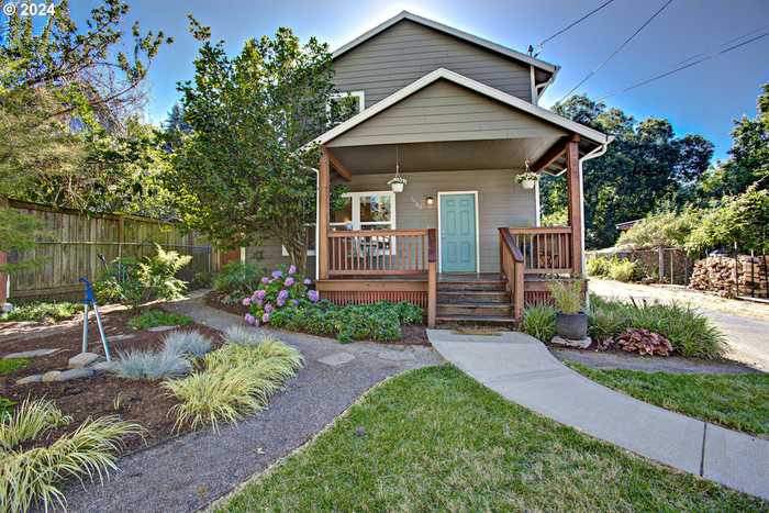 photo 1: 5633 NE 48TH AVE, Portland OR 97218