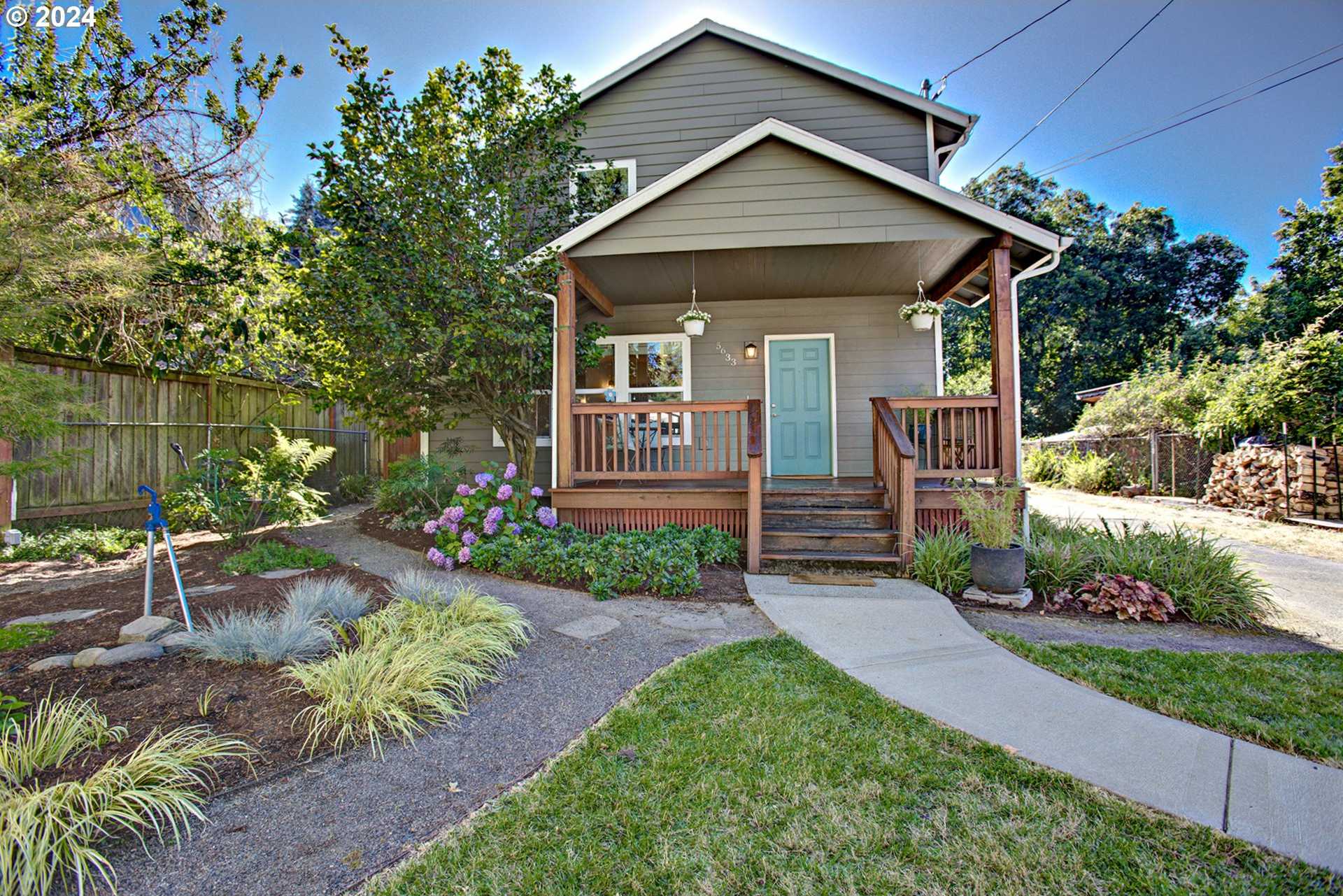 photo 2: 5633 NE 48TH AVE, Portland OR 97218