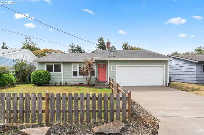 photo 1: 240 NE 10TH CT, Newport OR 97365