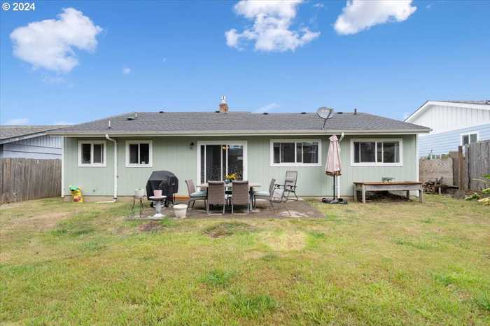 photo 31: 240 NE 10TH CT, Newport OR 97365