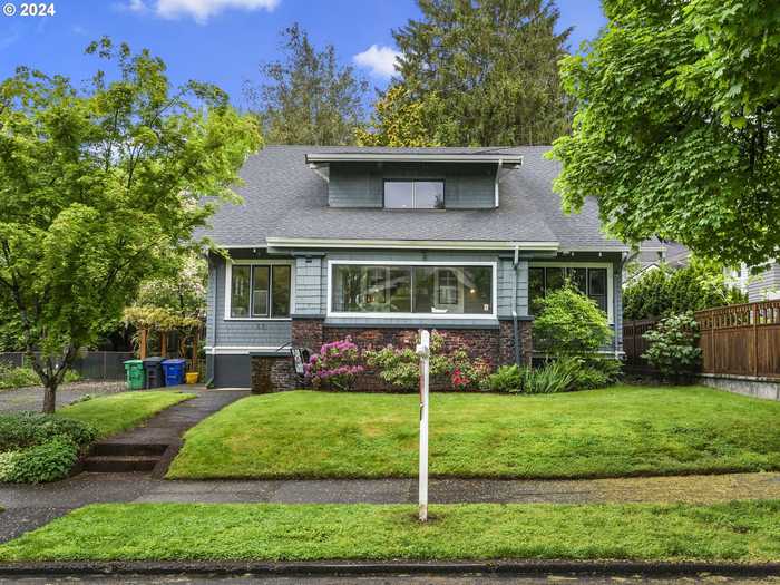 photo 1: 2625 NE 18TH AVE, Portland OR 97212