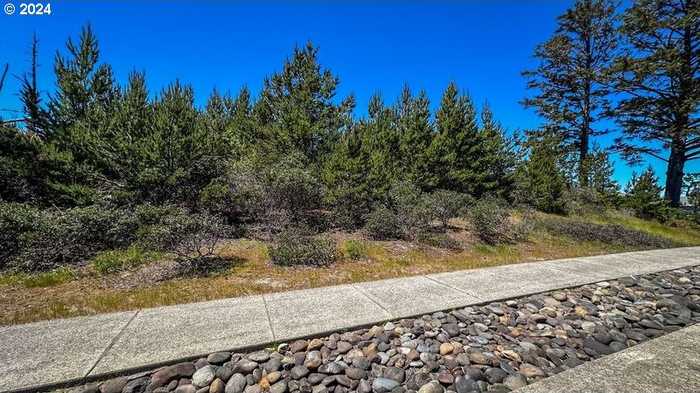 photo 2: Bonnett WAY Unit 01500, Florence OR 97439