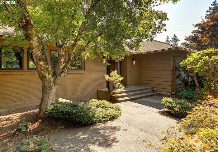 photo 2: 4270 SW 75TH AVE, Portland OR 97225