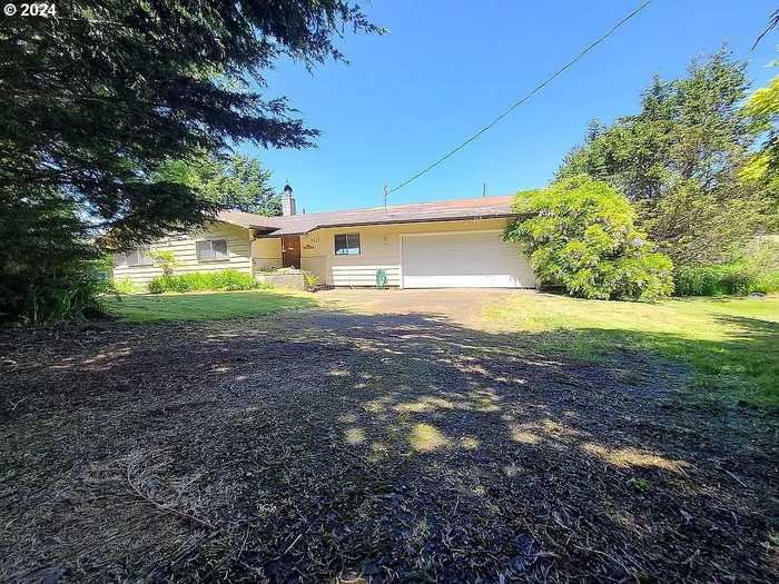 photo 1: 3621 NE 10TH ST, Otis OR 97368