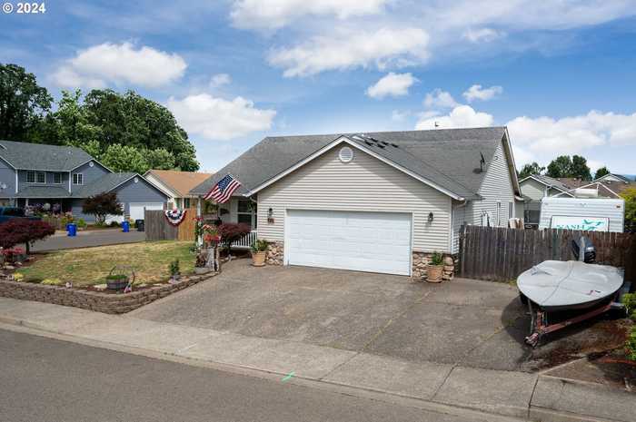 photo 2: 1085 CASCADE LN, Molalla OR 97038