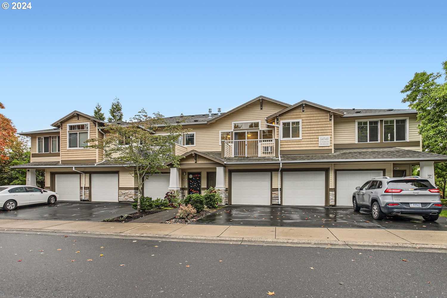 photo 2: 14740 SW SANDHILL LOOP Unit 203, Beaverton OR 97007