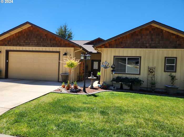 photo 1: 861 MASTERS CT, Reedsport OR 97467