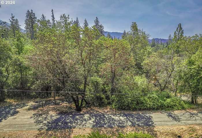 photo 22: 868 PALOMINO DR, Grants Pass OR 97526