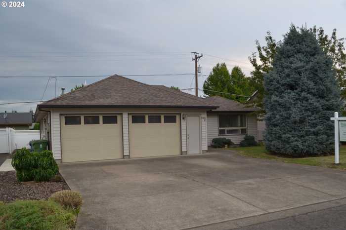 photo 2: 1985 HEATHER WAY, Woodburn OR 97071