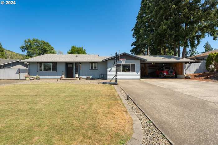 photo 1: 178 TAFT DR, Roseburg OR 97470