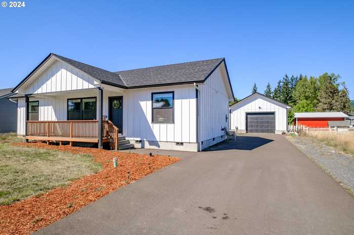 photo 1: 1224 49TH AVE, Sweet Home OR 97386