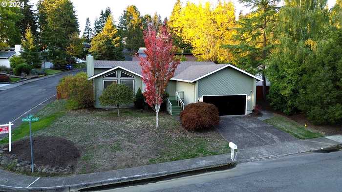 photo 2: 12601 SE REGENCY VIEW ST, Happy Valley OR 97086