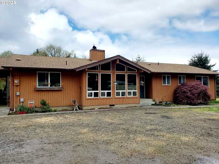 photo 2: 73927 ALDER GROVE RD, Clatskanie OR 97016