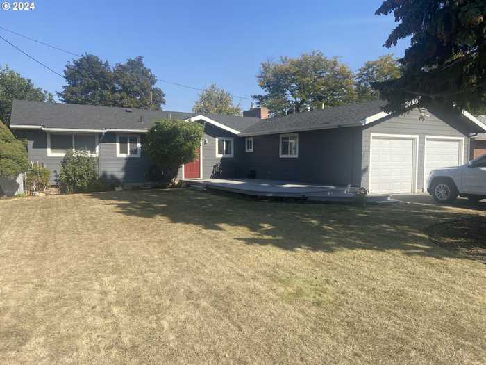 photo 1: 1516 SW 41ST ST, Pendleton OR 97801