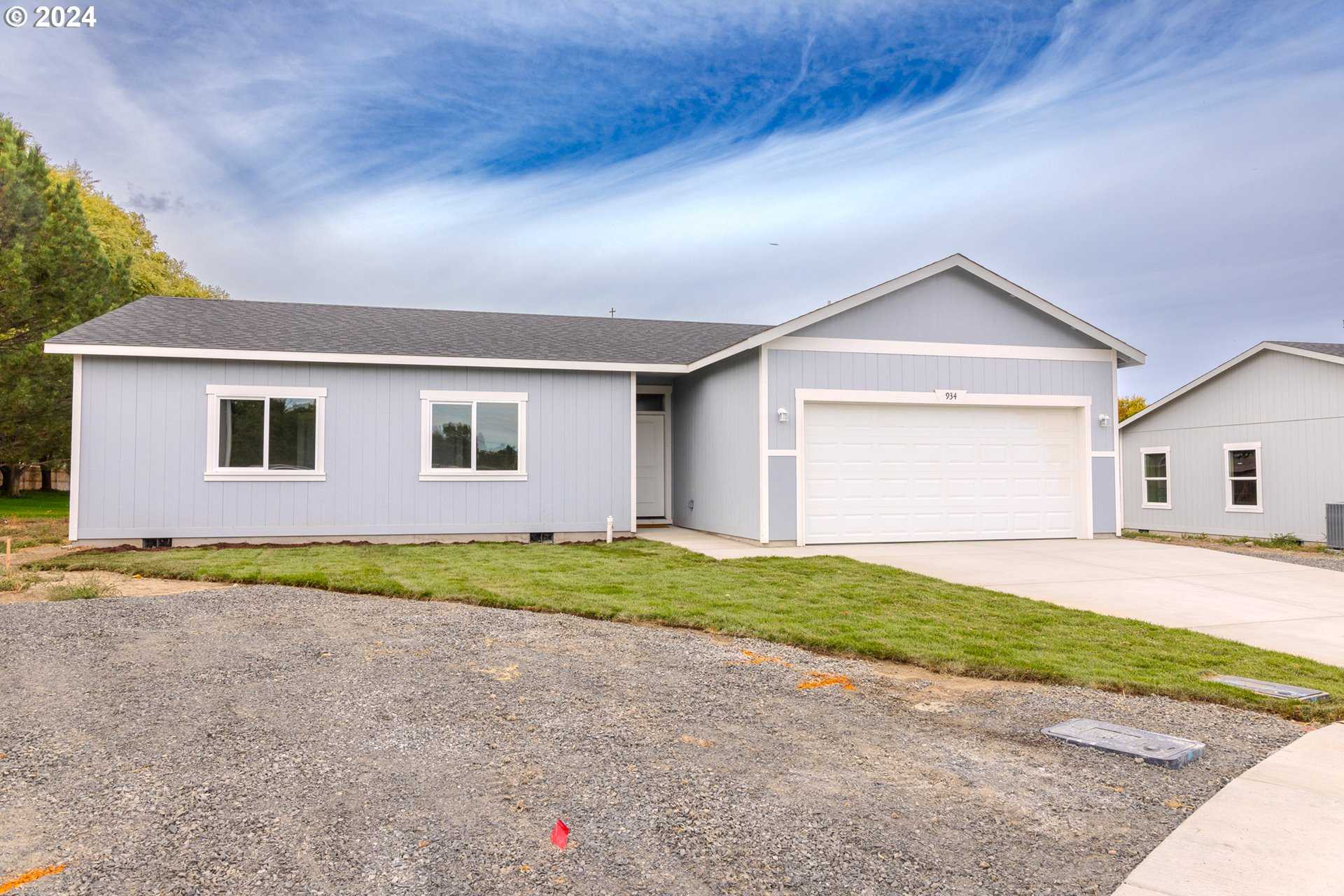 photo 2: 934 SE 9th DR, Hermiston OR 97838