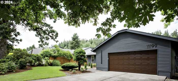 photo 2: 11199 SE MATHER RD, Clackamas OR 97015