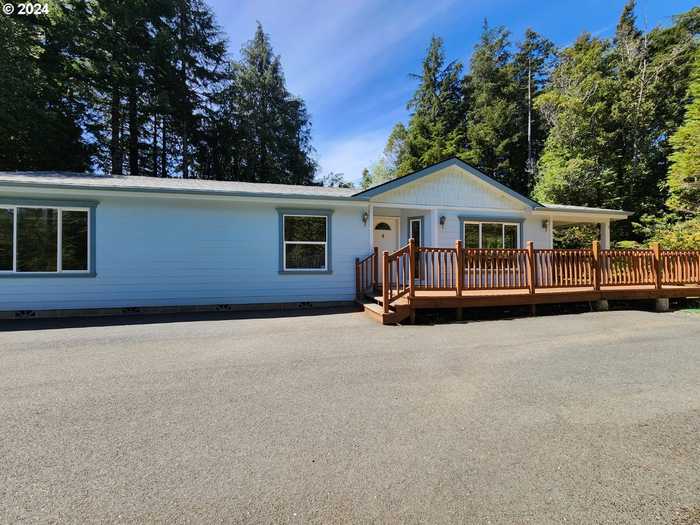 photo 2: 41920 PARK RD, Port Orford OR 97465