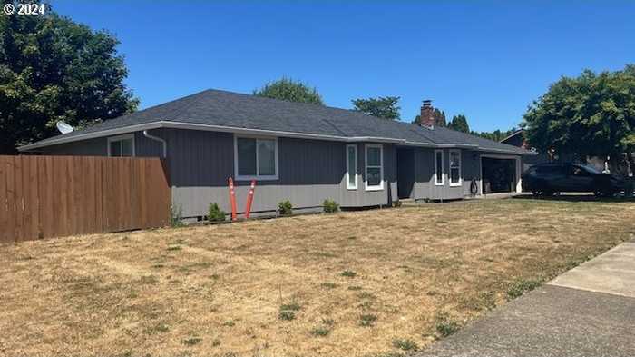 photo 1: 440 SW 11TH AVE, Canby OR 97013