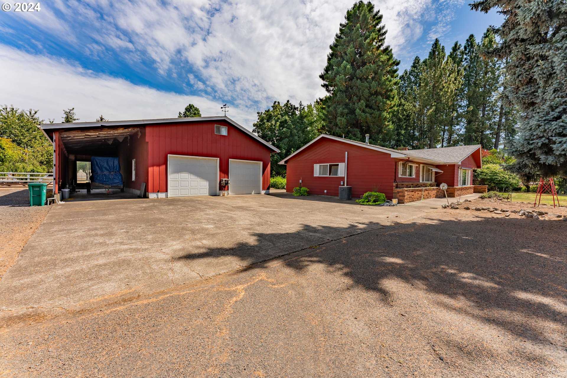 photo 1: 832 WILSONVILLE RD, Newberg OR 97132