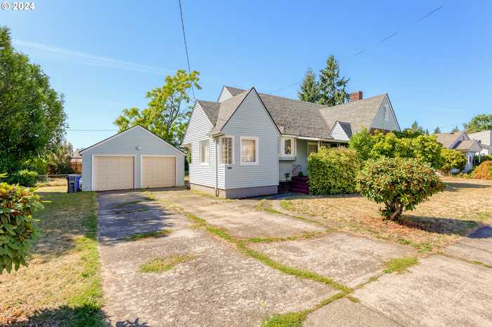 photo 1: 3411 SE 69TH AVE, Portland OR 97206