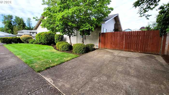 photo 22: 4186 LANCASTER DR, Eugene OR 97404