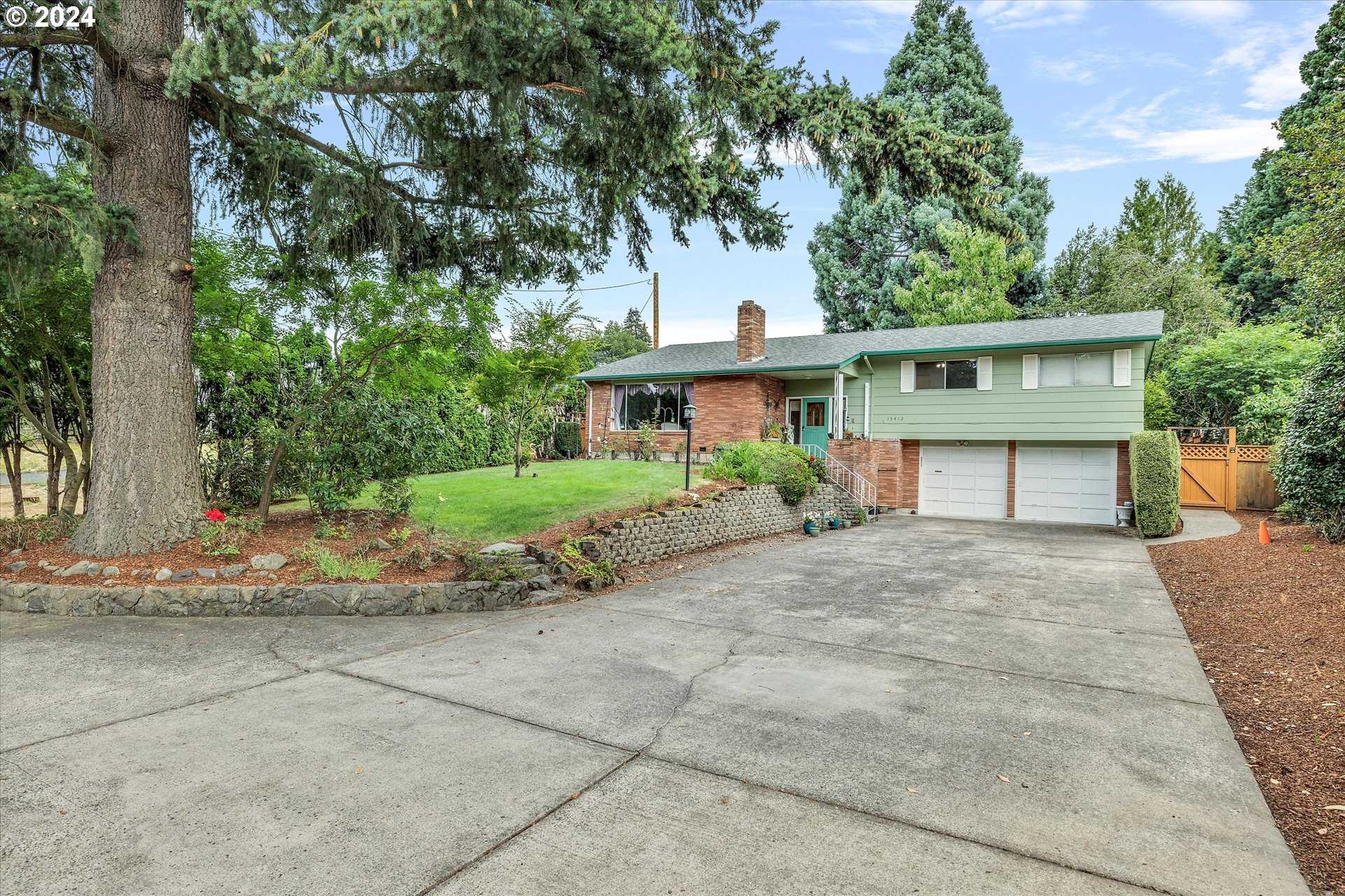 photo 1: 15412 SE OATFIELD RD, Milwaukie OR 97267