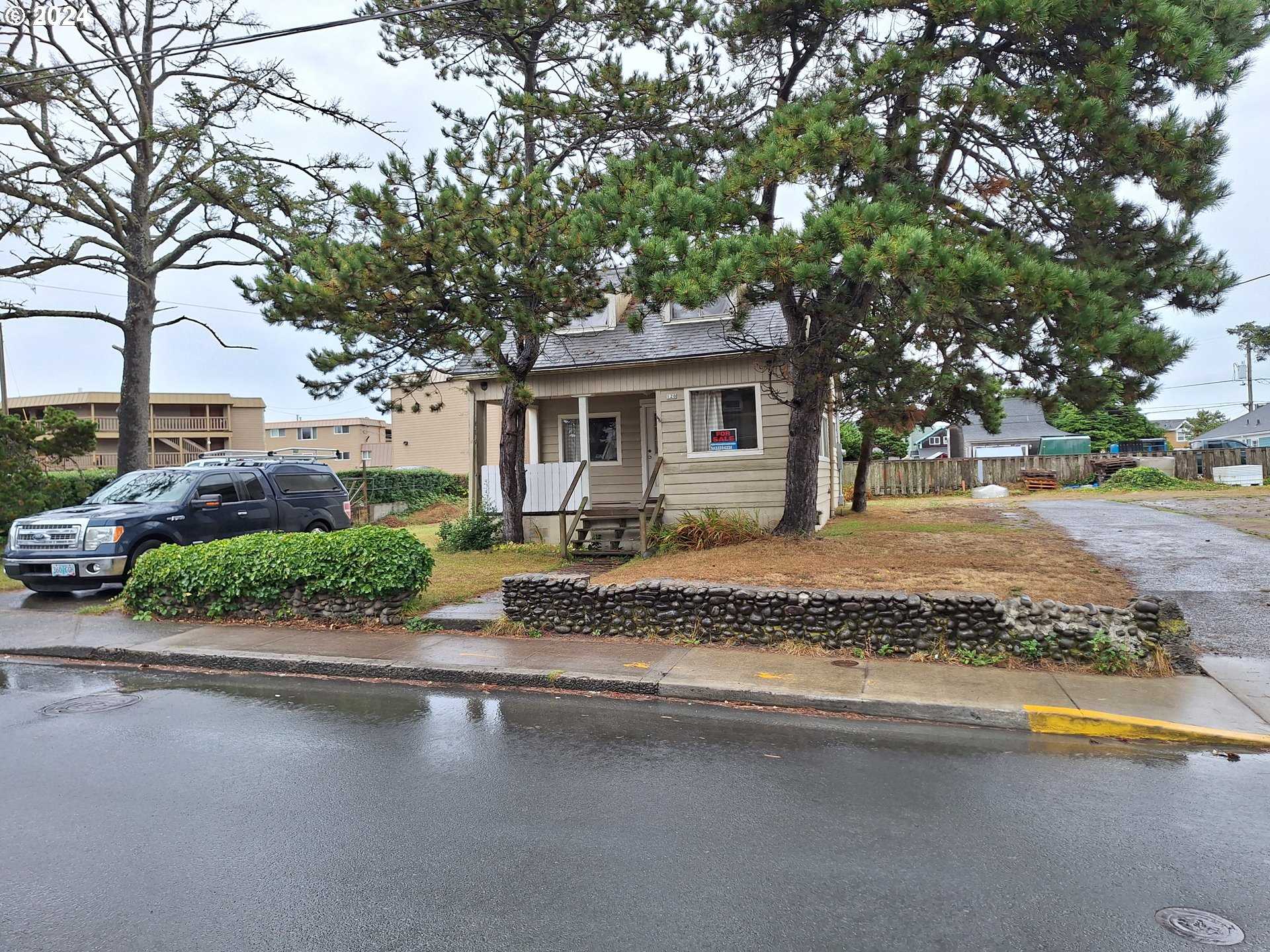 photo 1: 120 2ND AVE, Seaside OR 97138