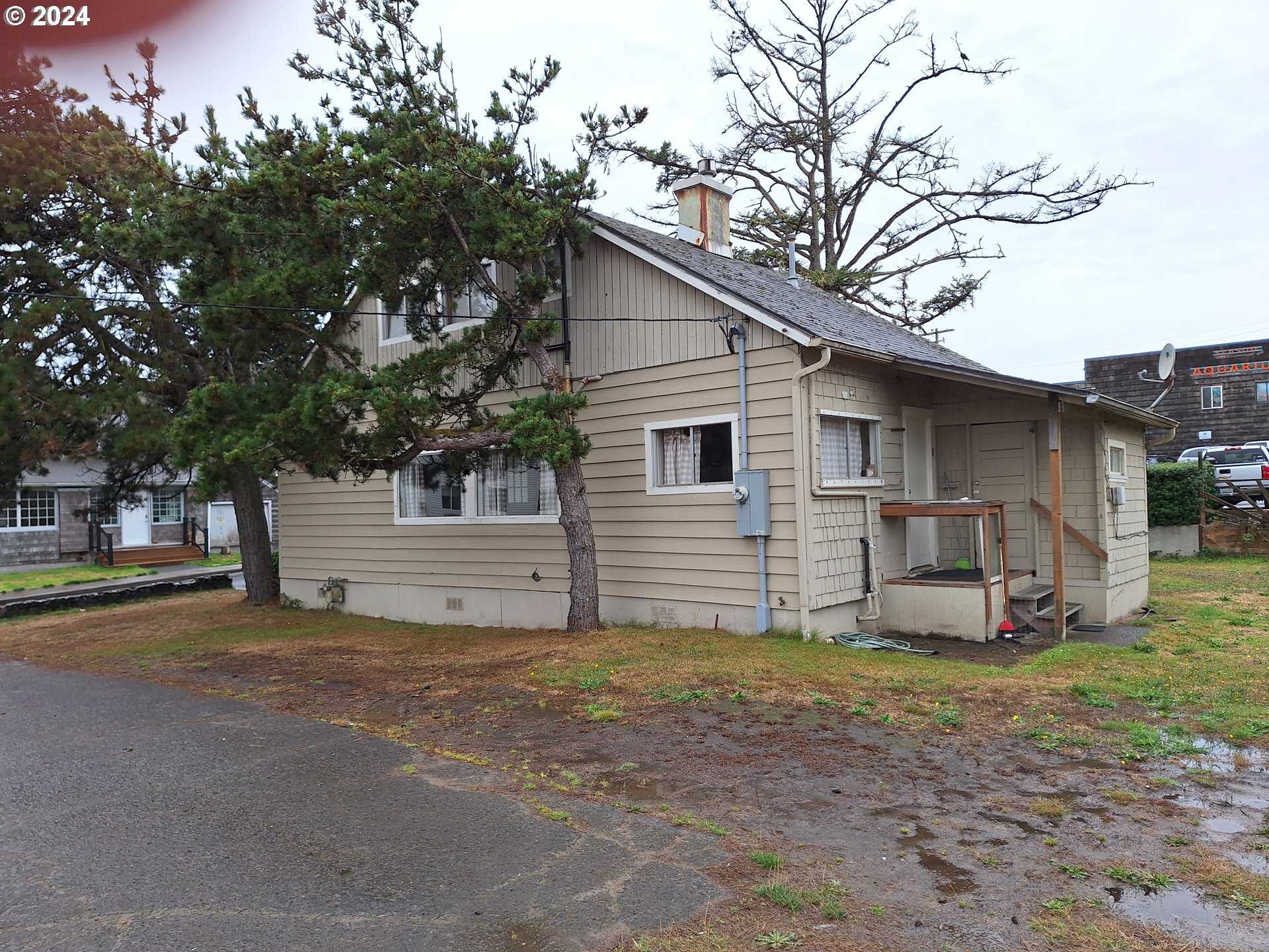 photo 2: 120 2ND AVE, Seaside OR 97138